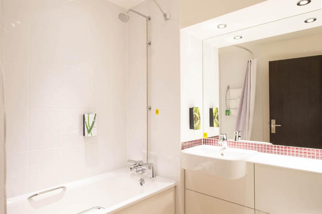 Premier Inn Inverness East ภายนอก รูปภาพ