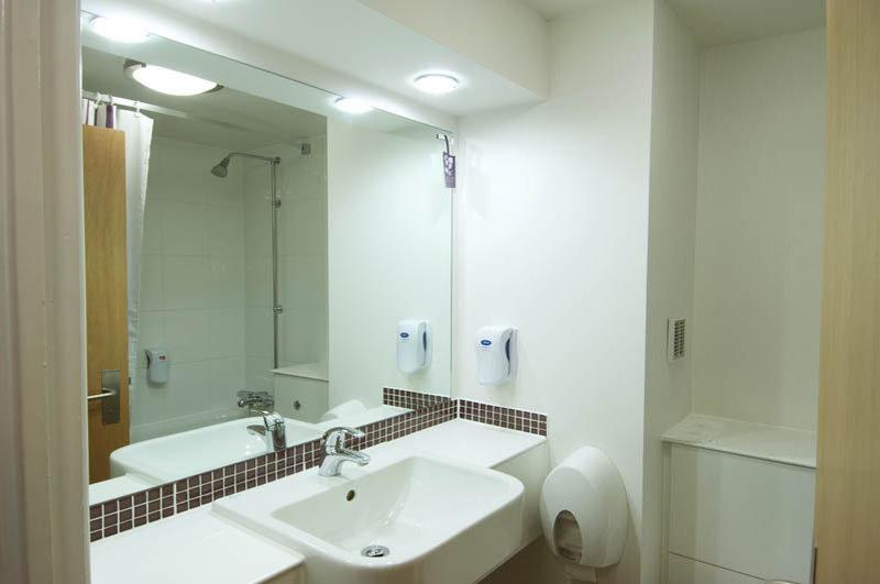 Premier Inn Inverness East ภายนอก รูปภาพ