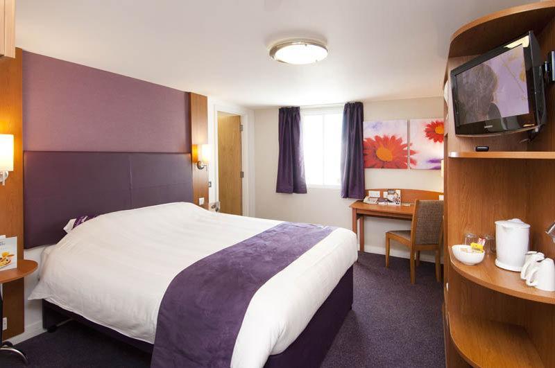 Premier Inn Inverness East ภายนอก รูปภาพ