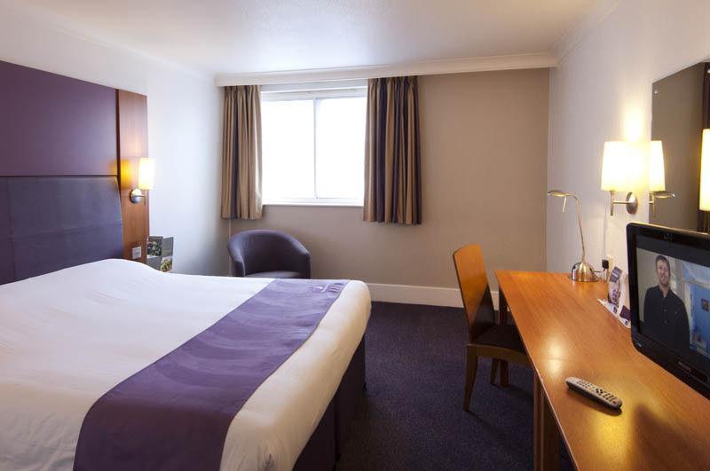 Premier Inn Inverness East ภายนอก รูปภาพ
