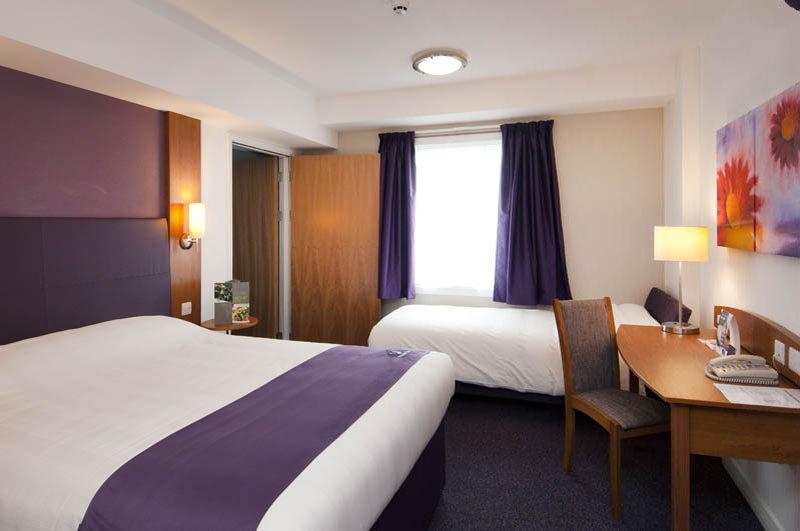 Premier Inn Inverness East ภายนอก รูปภาพ