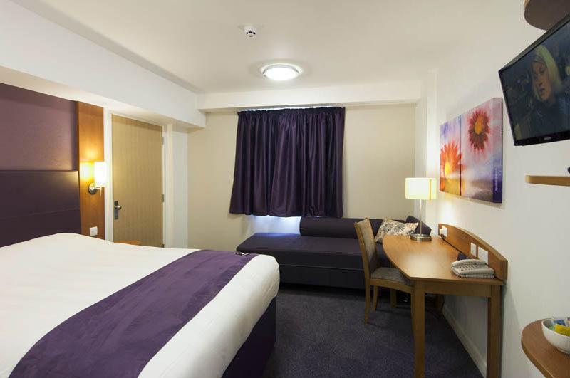Premier Inn Inverness East ภายนอก รูปภาพ